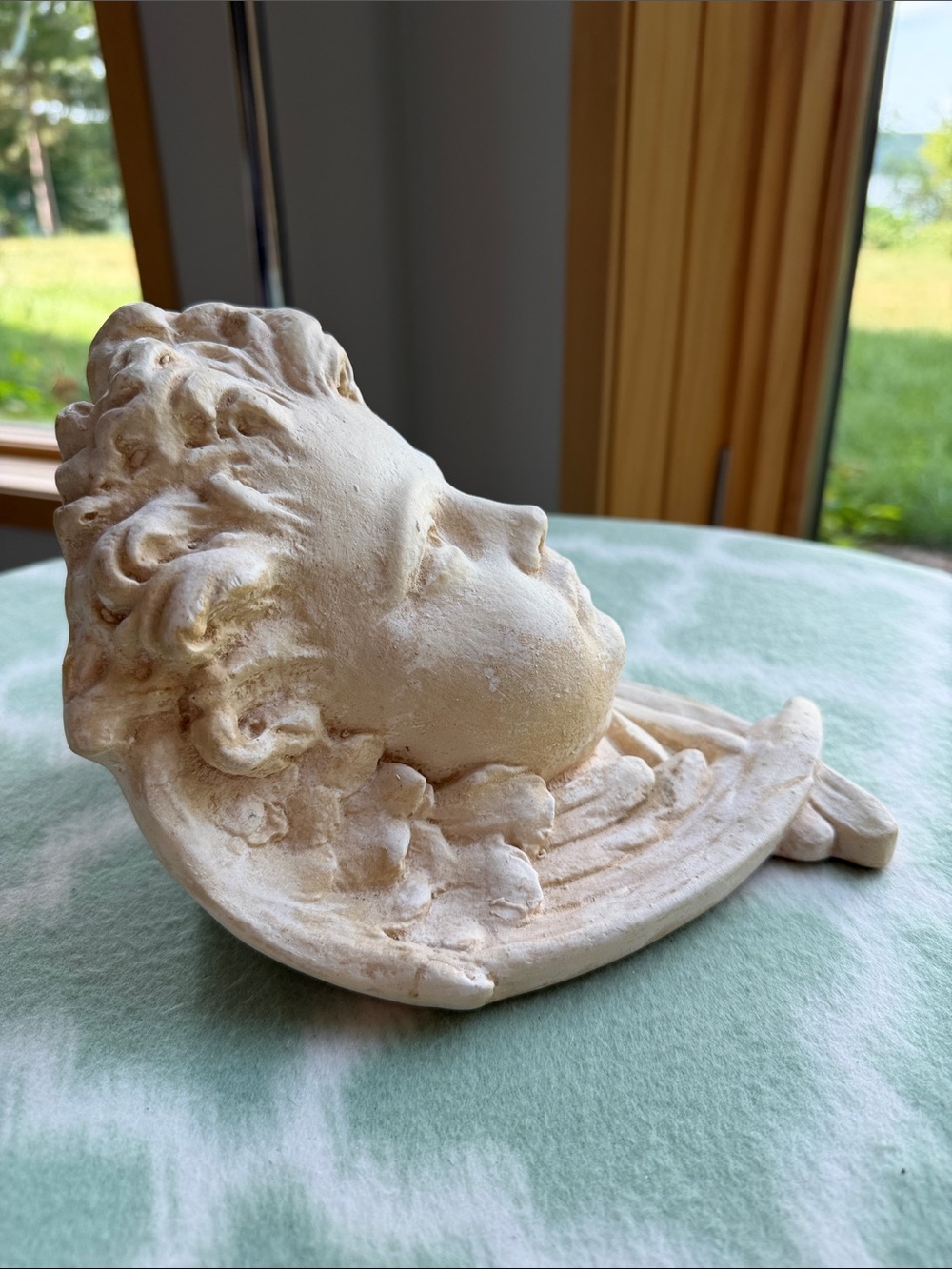 Vintage Solid plaster Cherub winged angel Wall hanging stand - Cream and Beige - Picture 3 of 10